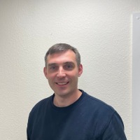 Abb. 4 Orthopädietechniker Eugen Semke begleitet Lena Beister auf ihrem Weg nach dem Schlaganfall zurück in die Mobilität und Teilhabe.